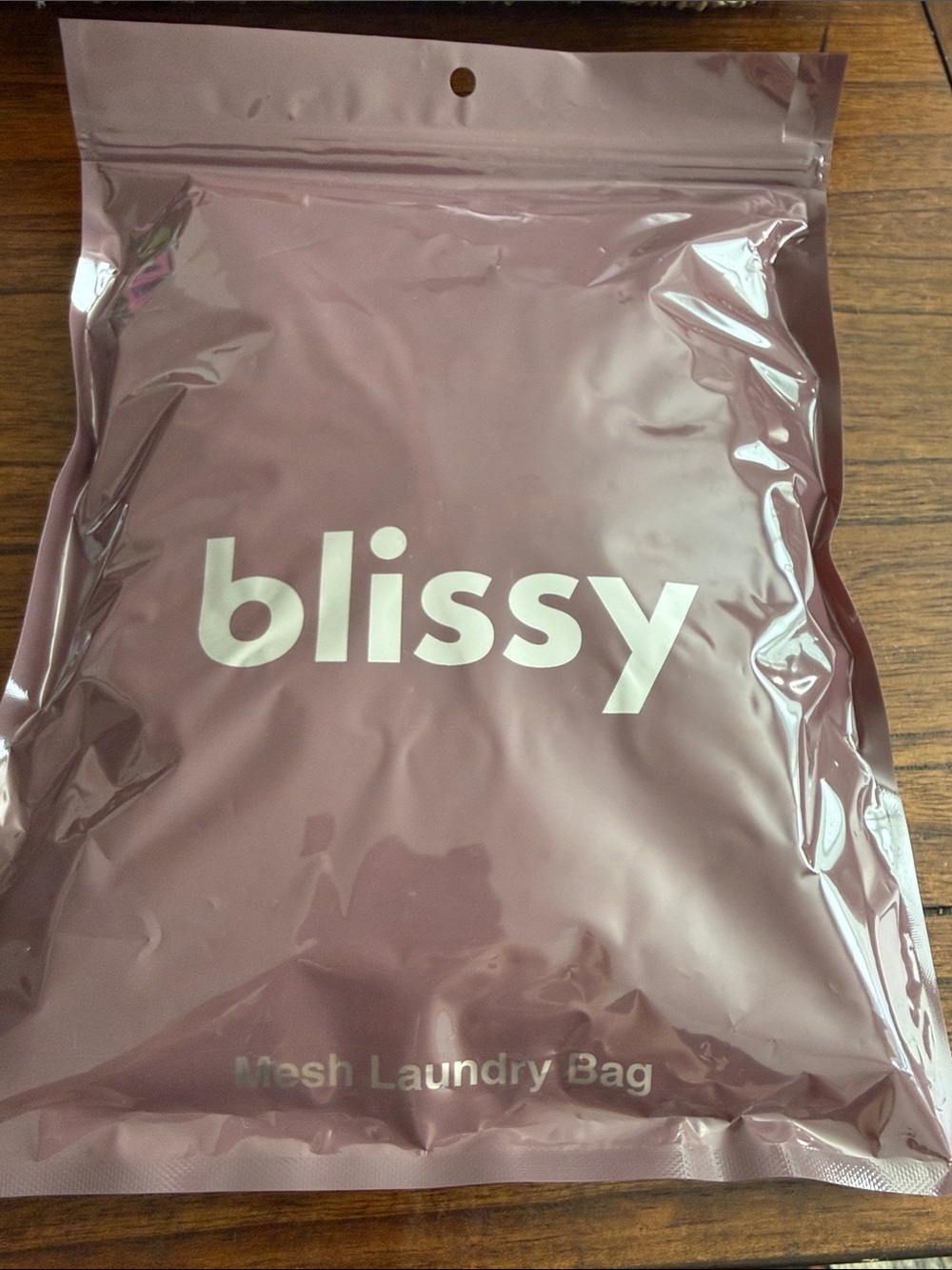 Blissy Mesh Laundry Bag - set of 3 in Plum. NEW. SEALED.